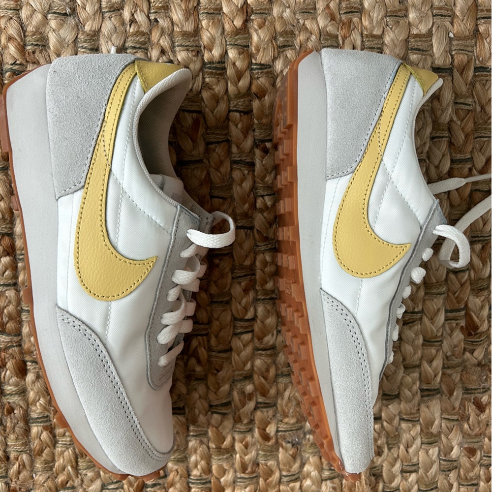 Nike White and Yellow Retro Sneakers